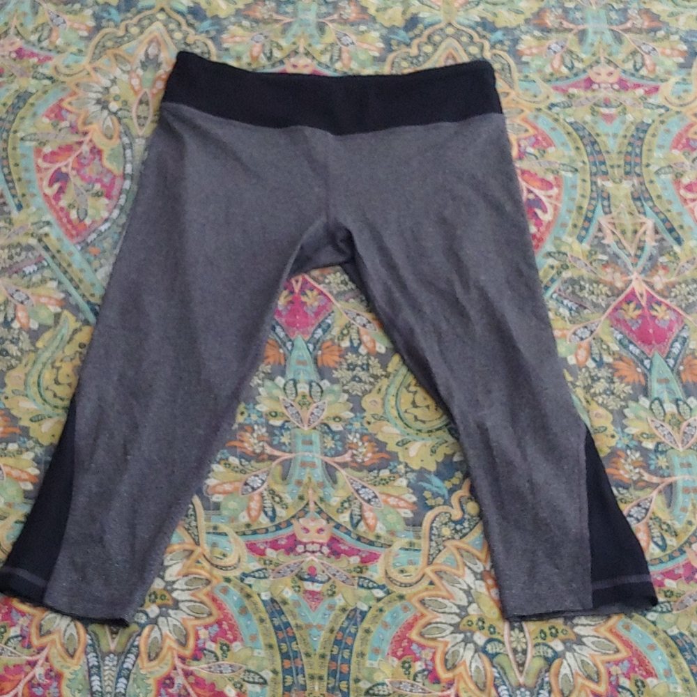 Marika workout yoga Capri leggings